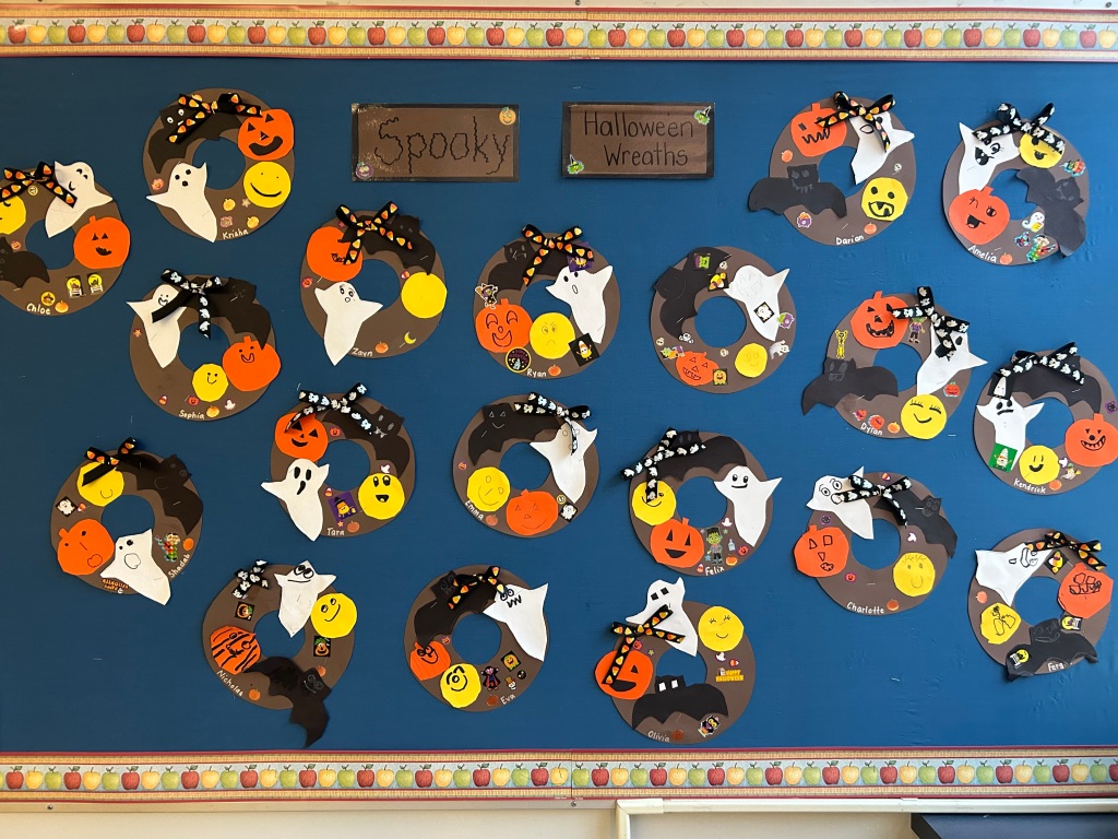 Our Hallowe'en Spooky 
Wreaths made with our Big Buddies
